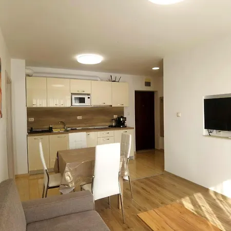 Apartahotel Cabacum Pleasure Beachfront - 50m To And Pool Varna